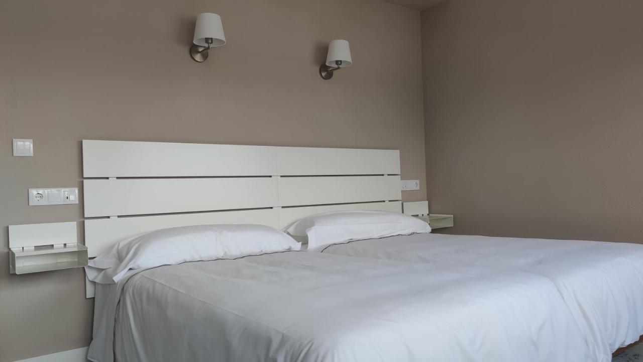 Hotel Roman Naveces Exterior foto